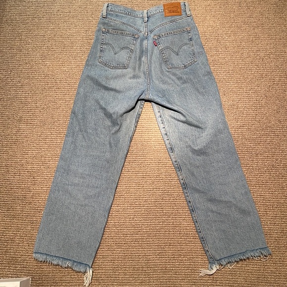 LEVI Ribcage Straight Jeans - like NEW - Picture 2 of 7